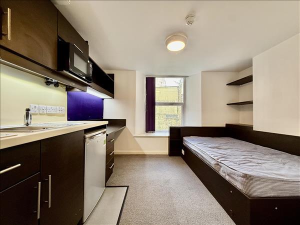 The Square - North Road East