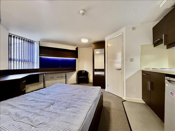 The Square - North Road East