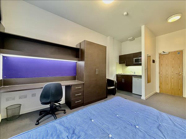 The Square - North Road East