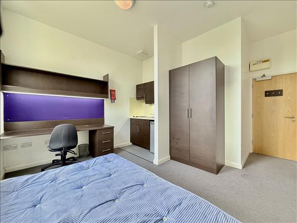 The Square - North Road East