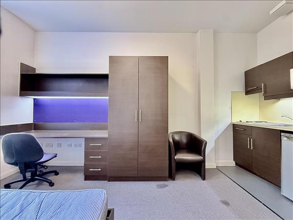 The Square - North Road East